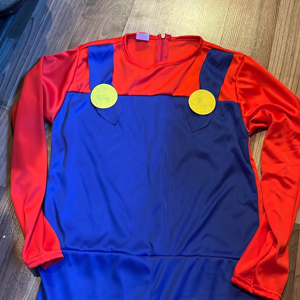 Child size XL Mario bodysuit
